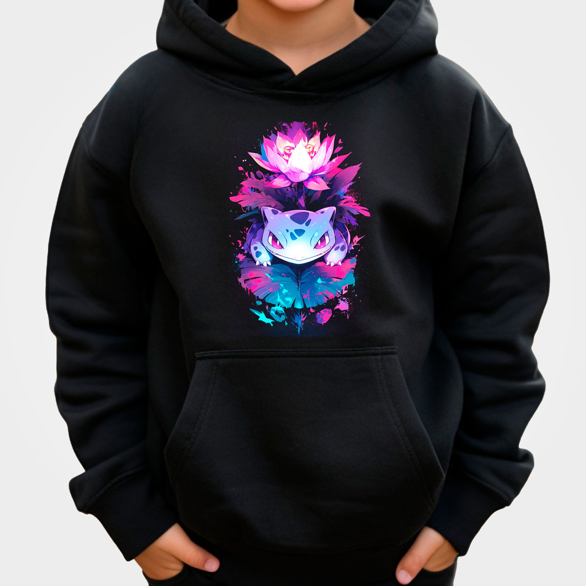hoodie-anime-ni-o-estampada-frontal-gym-ivysaur-pok-mon-negro-b-05