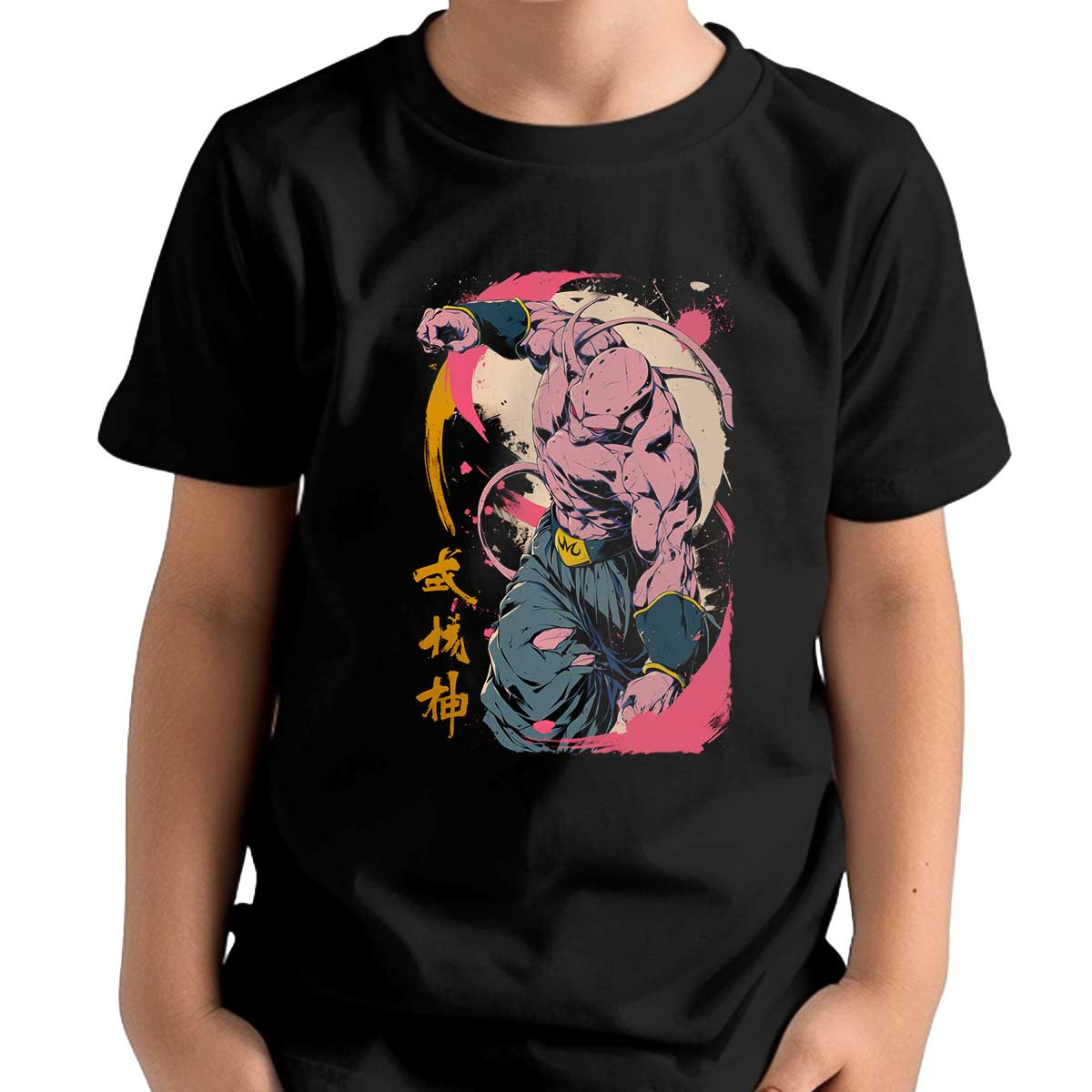 polera-unisex-majin-buu-en-pose-de-batalla-en-el-bosque-y-aureat-04